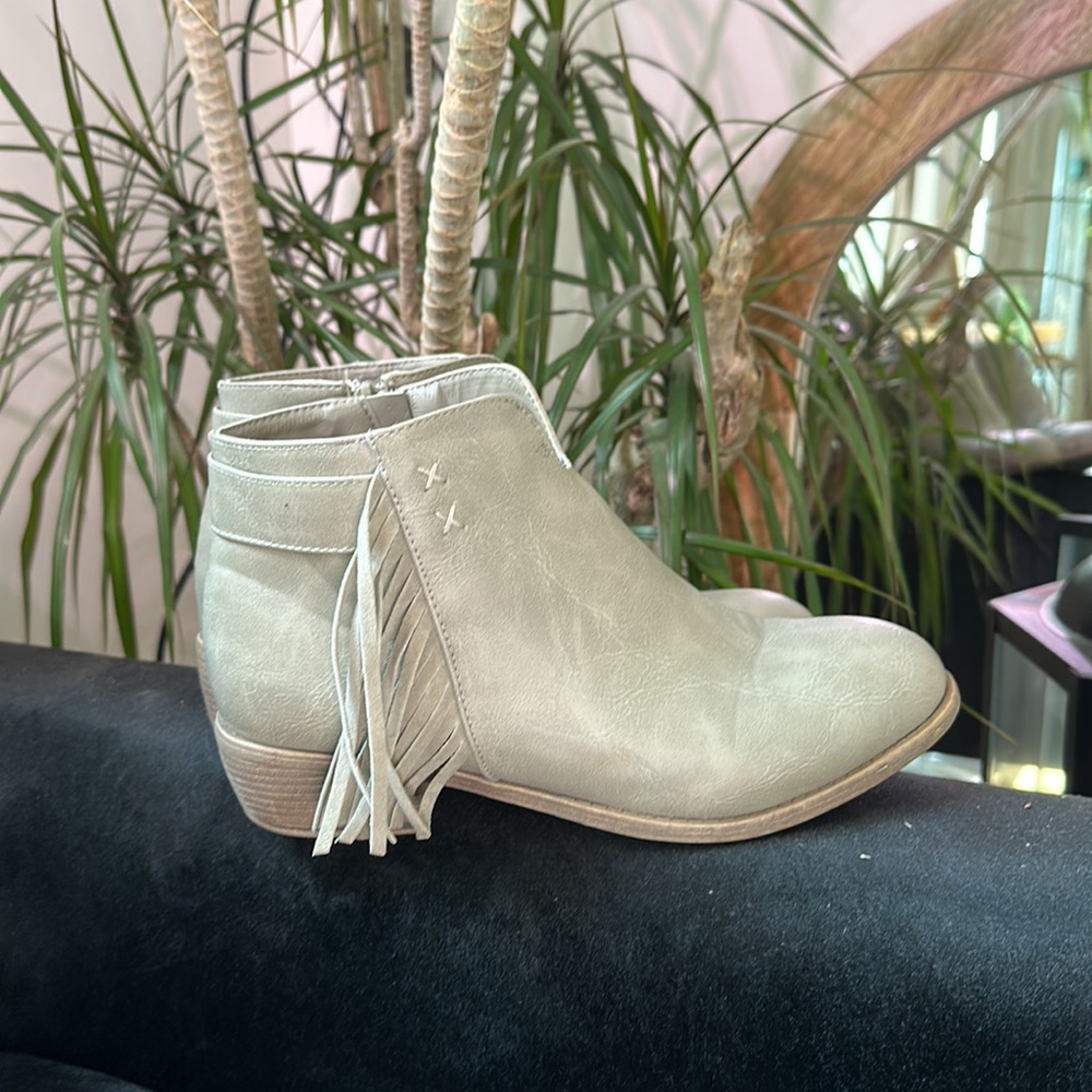 Grey Journey Fringe Booties Size 8 - image 3